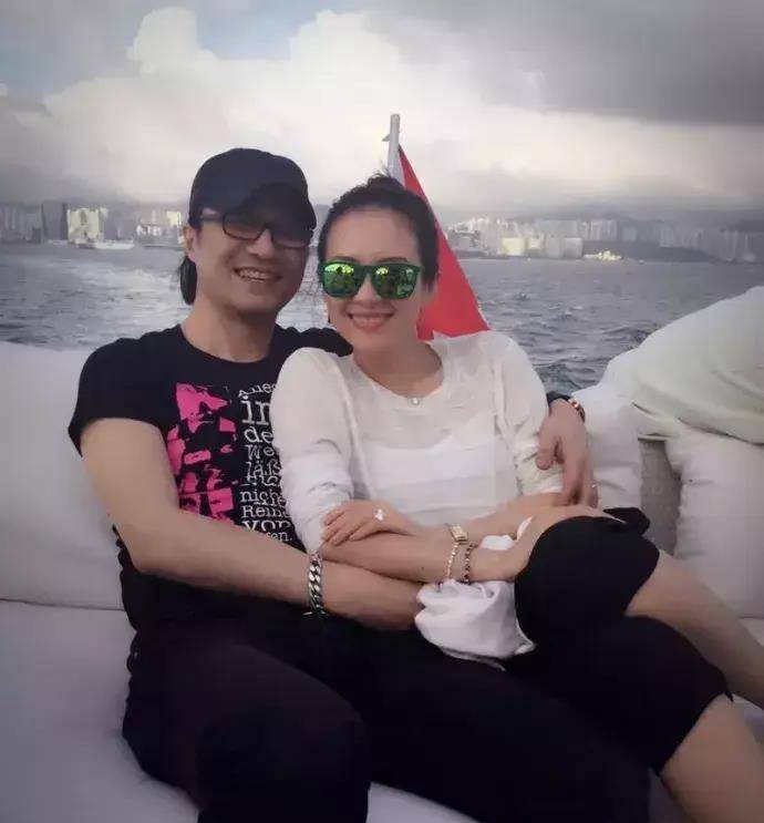 汪峰和章子怡离婚,网友含泪写下这样一副对联,看到横批我惊呆了_明星