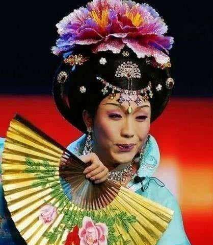 李玉刚鲜见网上露面,容貌憔悴网友认不出,疑似事业发展不顺_生活_圈子