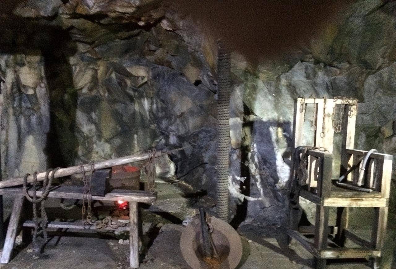 被暴雨侵蚀后的渣滓洞意外露出暗格,揭开了一段沉痛的历史_江姐_越狱