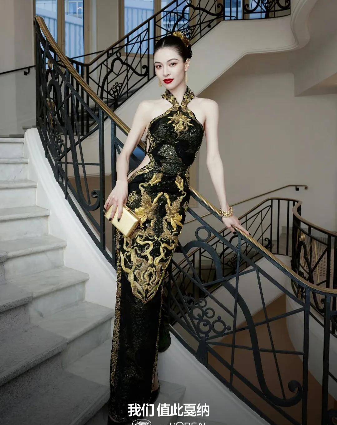 钟楚曦首次亮相戛纳红毯,一袭黑色金丝旗袍惊艳全场!