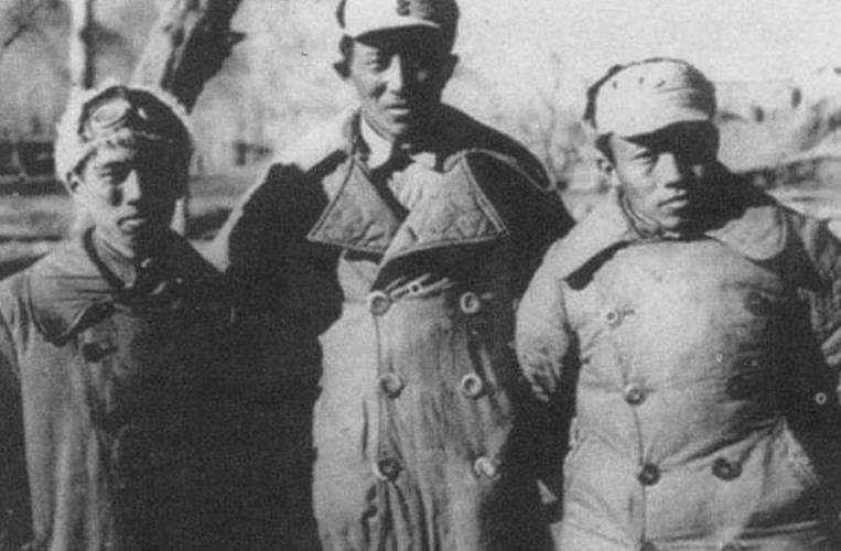 部队展览时,有人将他的照片与刘邓并列,他着急:快把我的取下来_张际春