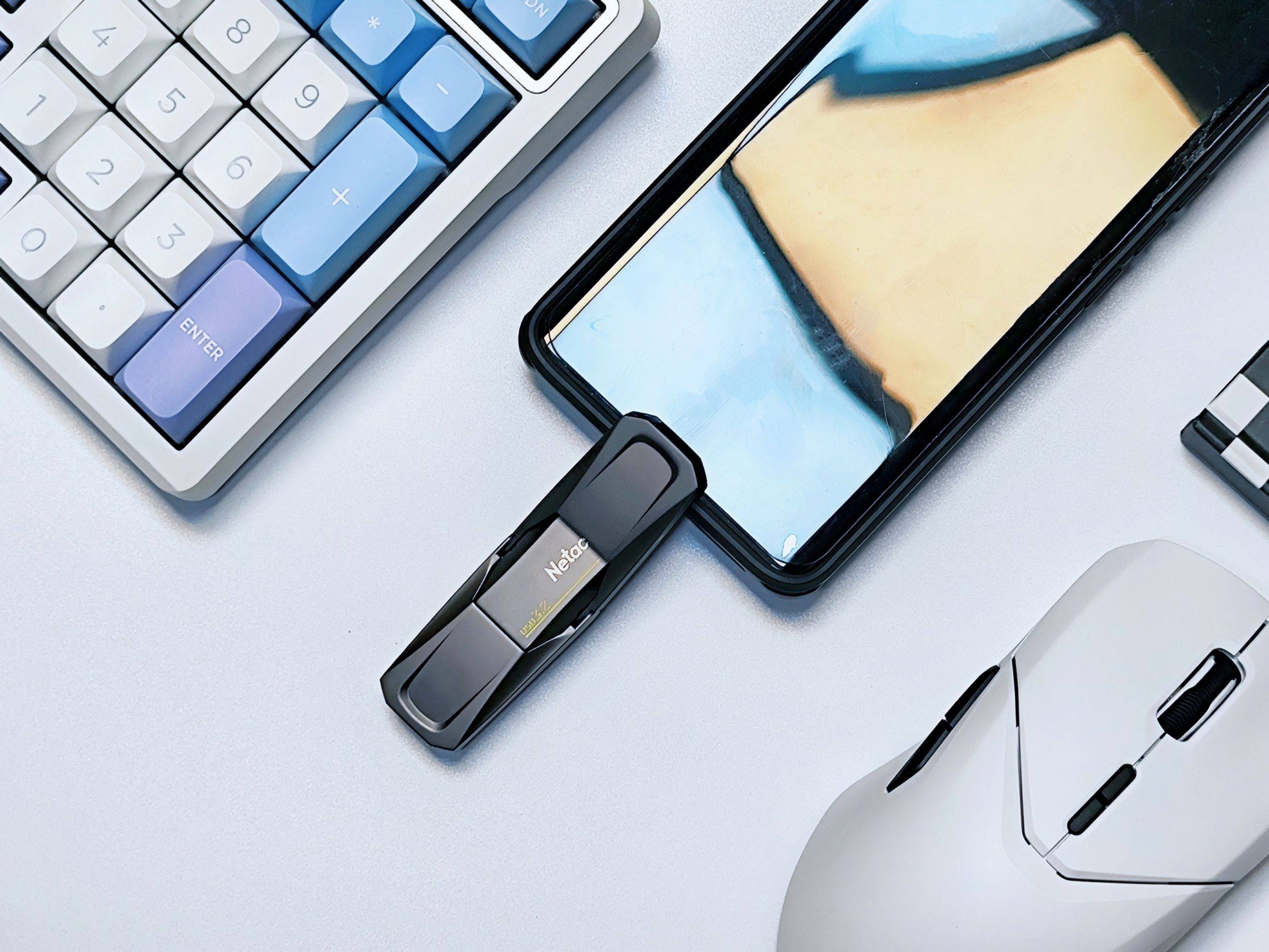 数据先锋|U盘的尺寸,SSD的速度,朗科"跑王"US5带你实现传输路上的弯道超车!