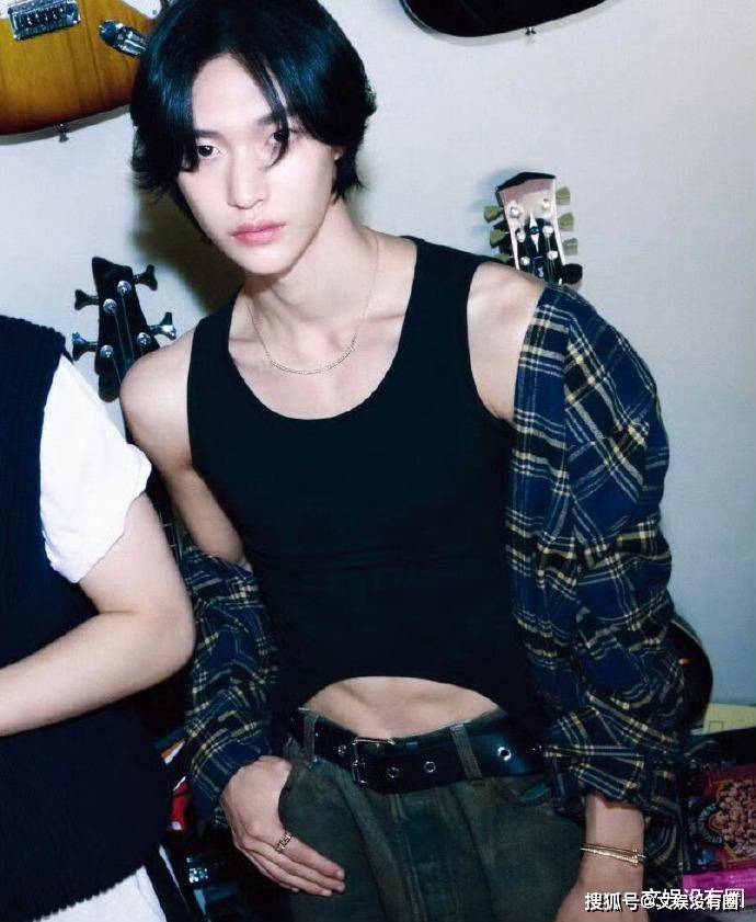 riize朴元彬"堪比女爱豆"的纤细身材引关注,网友:千万不要变胖!