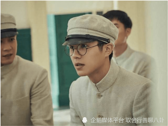 《1921》王俊凯摆脱小鲜肉,张颂文泥里打滚,张若昀练成跑酷达人_剧中