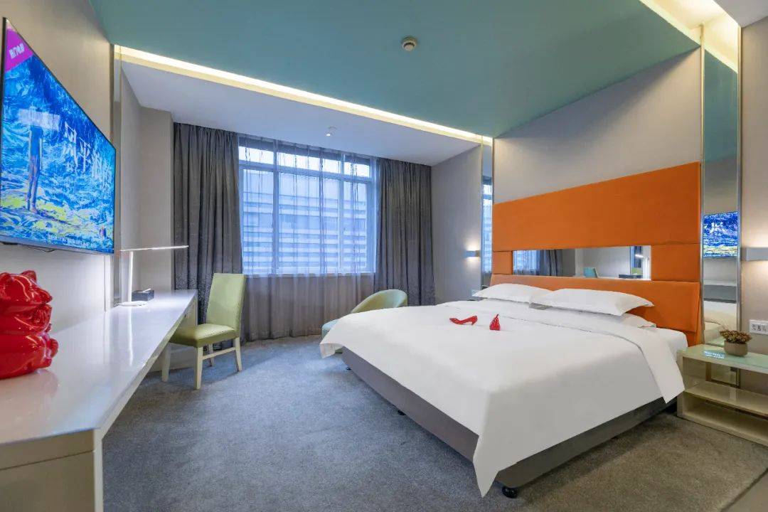 酒店地址:宁波是江北区清河路78号酒店距离宁波汽车站7公里,约15分钟