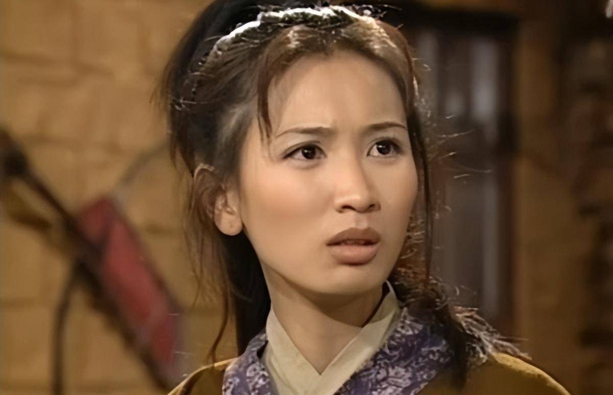 6版温青青,黄圣依娇媚俏丽,叶全真秀雅坚毅,tvb版全不讨喜_角色_女装