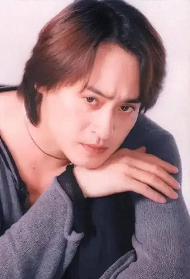 修庆:娶初恋为妻子,婚后生一子,结婚多年无绯闻