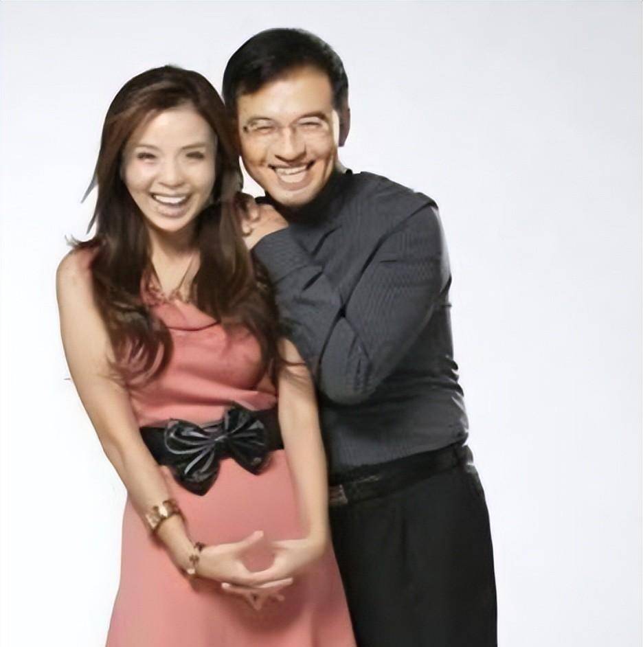 央视主持朱迅:嫁湖南农村,"倒贴"丈夫一套房,将公婆宠成孩子_王智