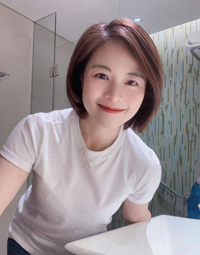 40岁女性发型完美