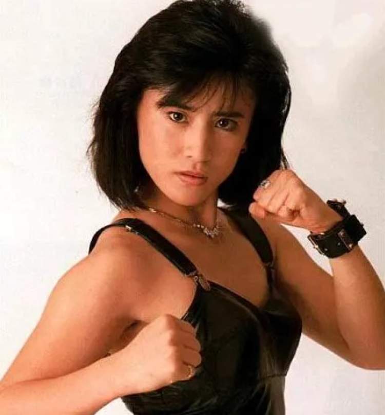 曾红过刘德华,周润发,但一部电影和一个女人"毁"了他_郑浩南_大岛由