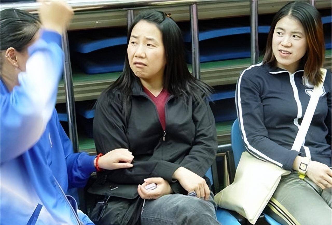 她事业顺利50岁才结婚,已老到认不出_邓亚萍_比赛_运动