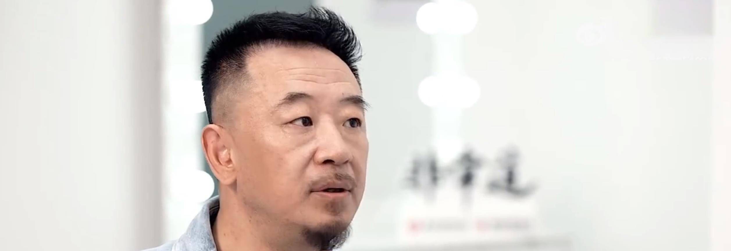 九年后,46岁的黄海波首次公开发声,他终于放下了一切!_表演_电影_公众