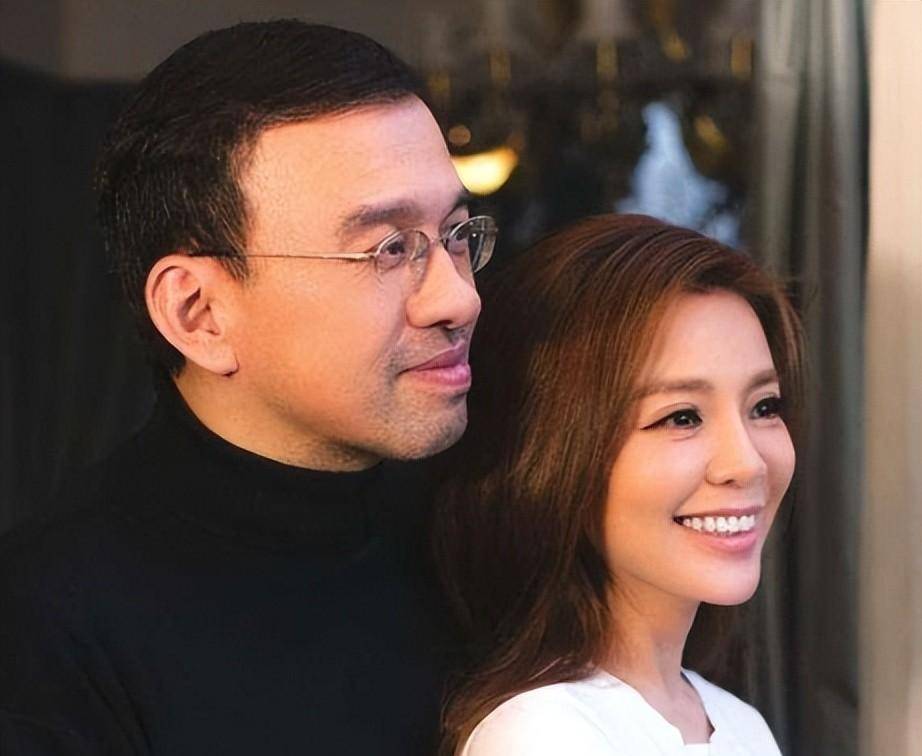 央视主持朱迅:嫁湖南农村,"倒贴"丈夫一套房,将公婆宠成孩子_王智