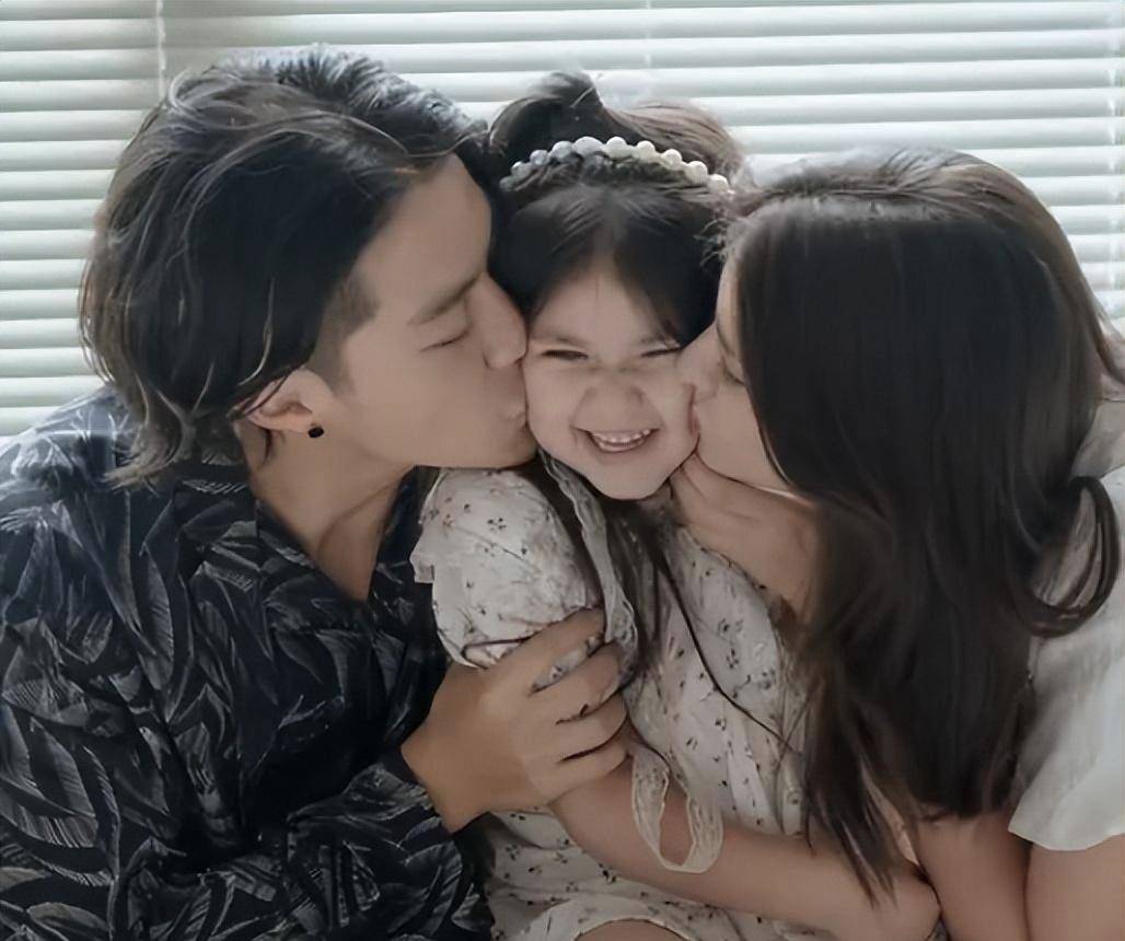 网红仲尼溺亡,第二天尸体被发现漂浮在海上,卡琳娜被救生员救出_海滩