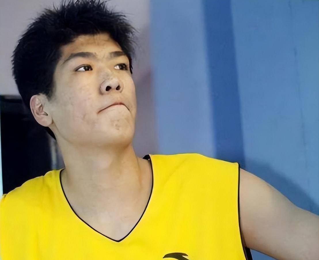 女篮梁天云:身高197厘米,嫁东北农村小伙,公婆为了她