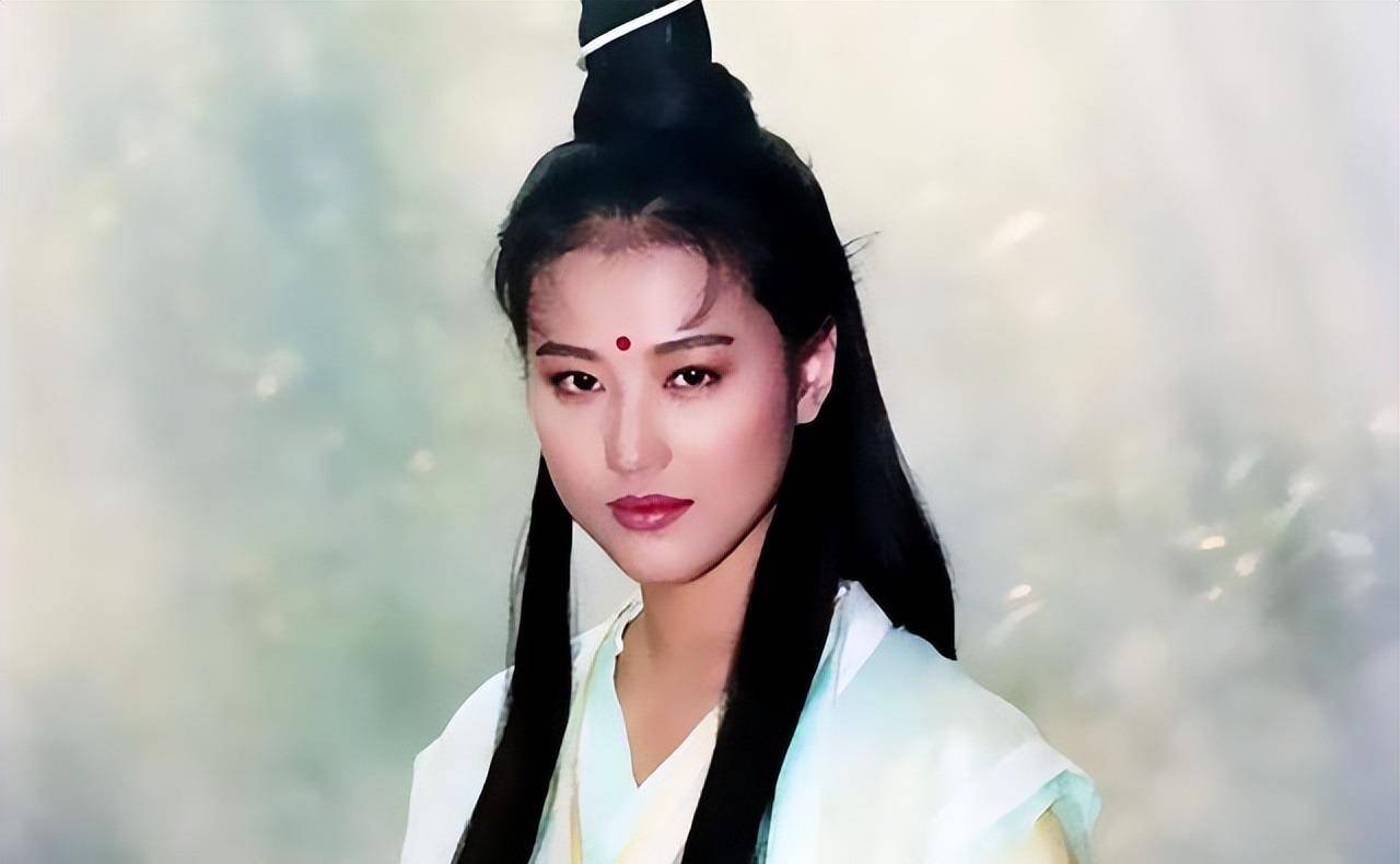 吕良伟:和周海媚,邝美云有过一段情,3婚娶女富商,56岁才当爸_父母