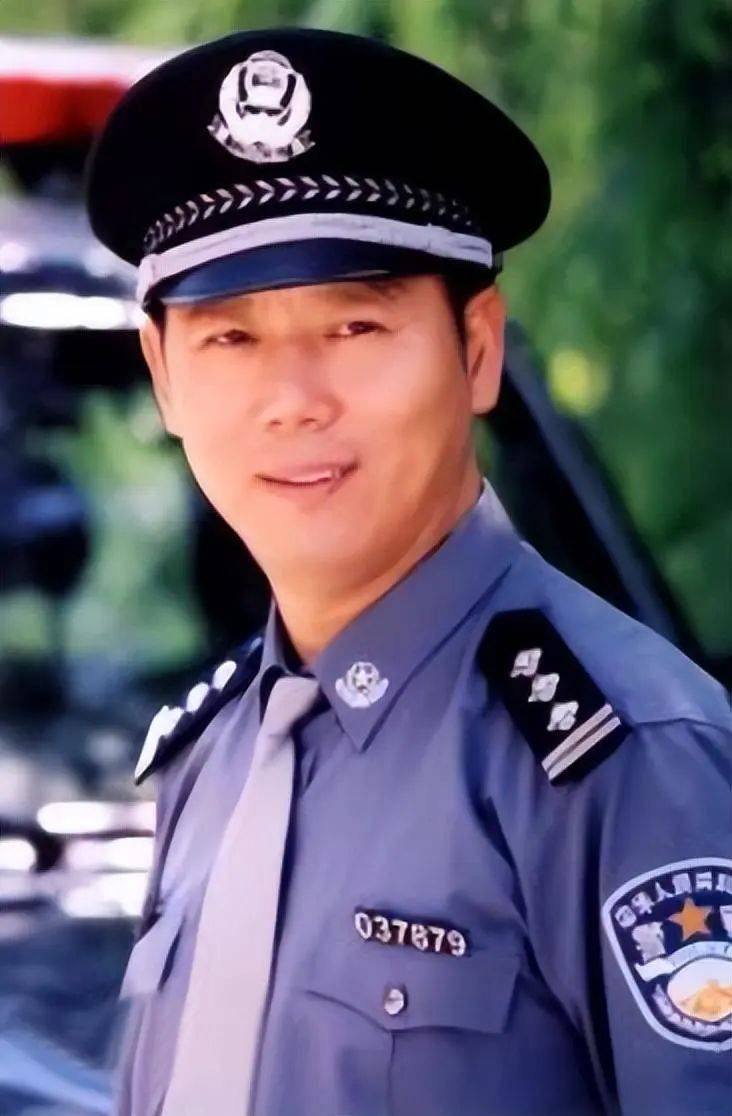既然这么难,徐庆东对新警服不抱希望了.