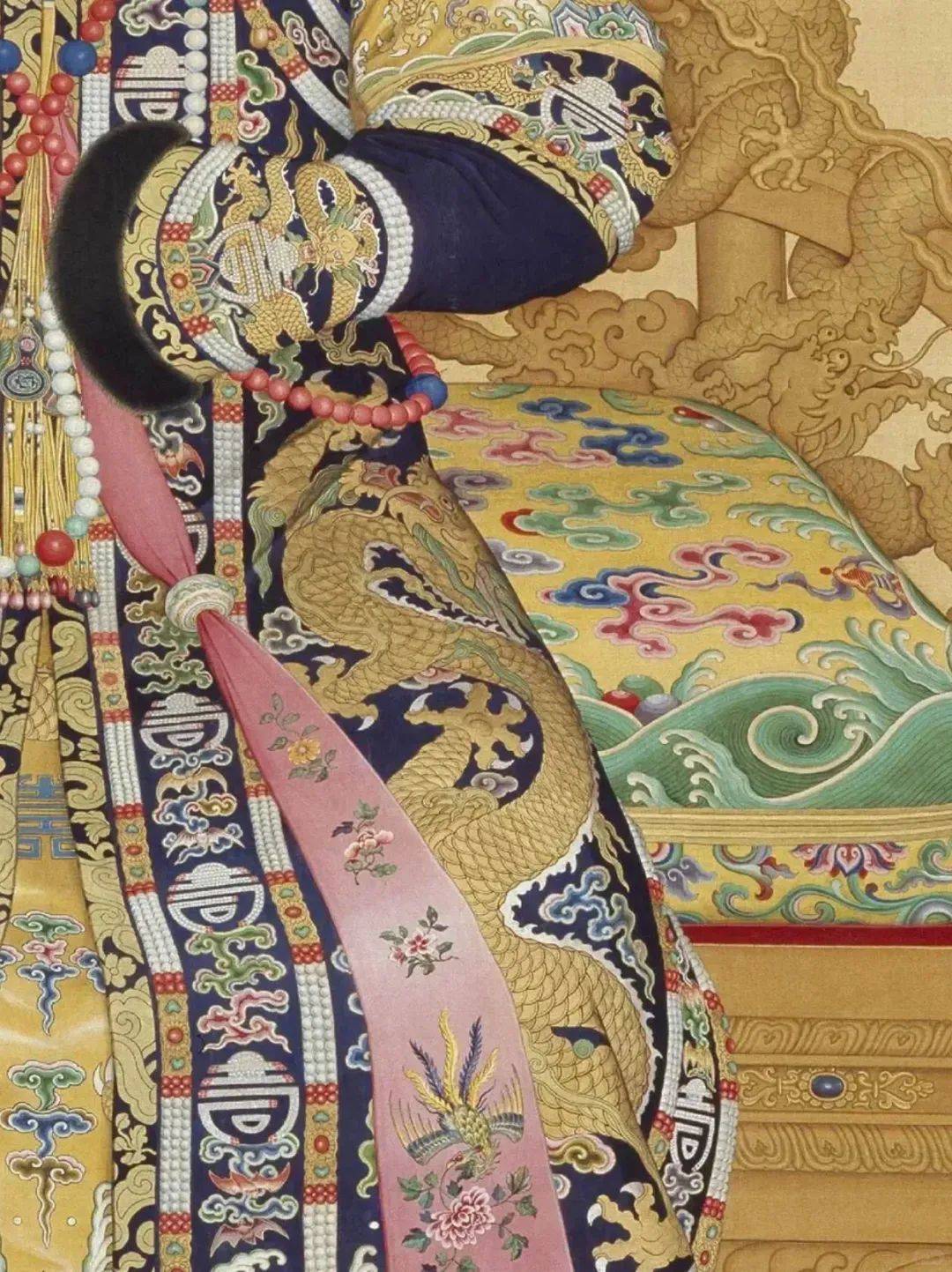 宫廷魅力尽在此画,揭秘孝贤纯皇后的绝世华服!