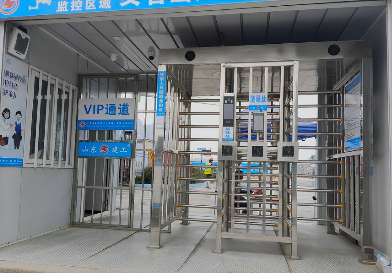 建筑工地安装人行通道闸机的重要性_人员_管理_设备