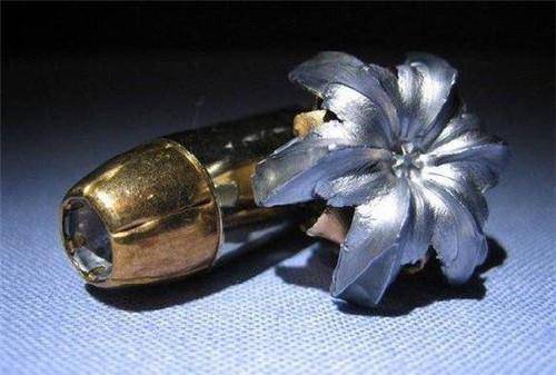 世界上最可怕的子弹,一旦被击中,挖肉都取不出来,已被国际禁用_弹头