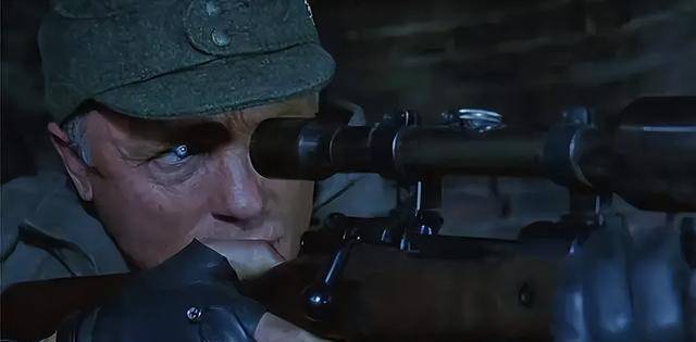 苏联狙神瓦西里,潜伏4天不开一枪,一粒子弹带走德军狙击之王_科宁斯
