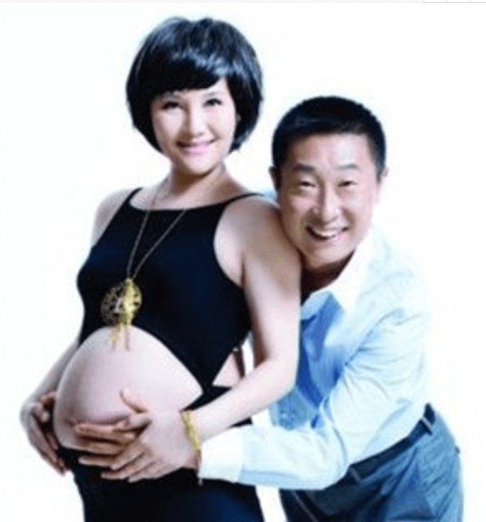 痛失爱子的6位明星,赵大叔白发人送黑发人,周润发女儿最可惜_腾格尔