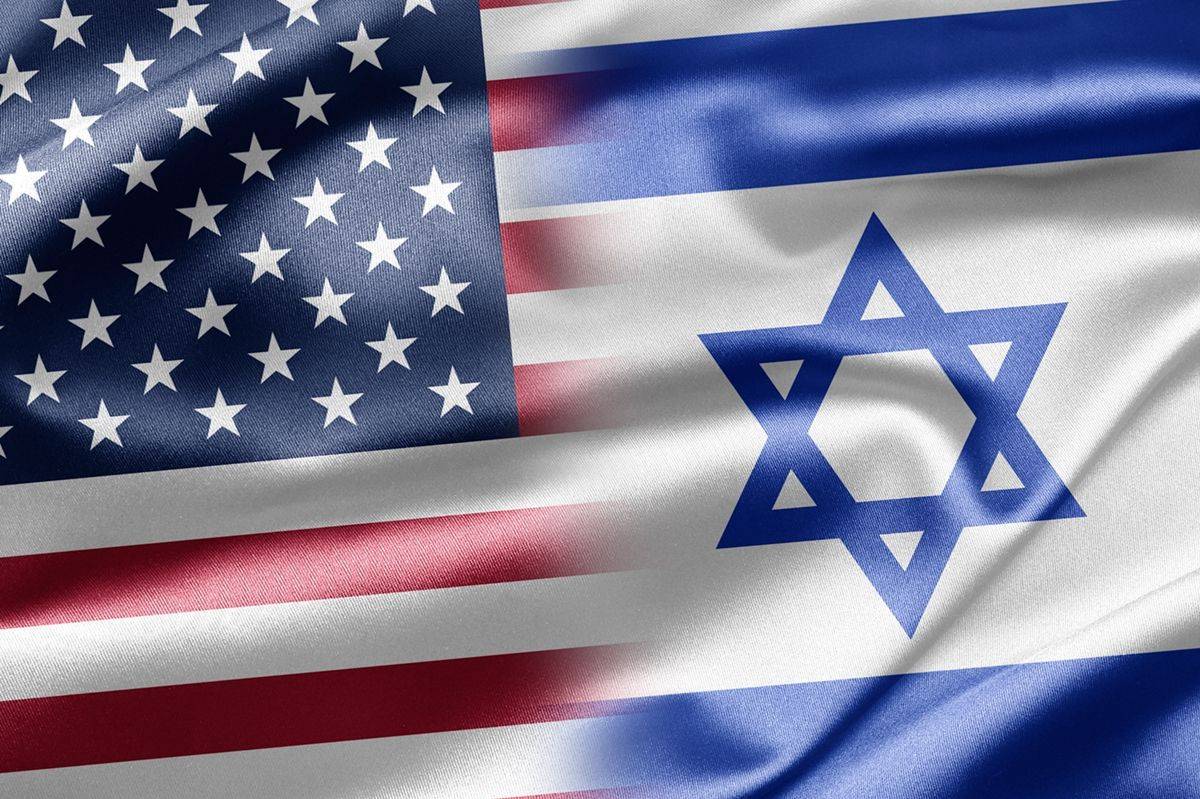 (美国国旗和以色列国旗)拜登支持两国方案在巴勒斯坦问题上,拜登和