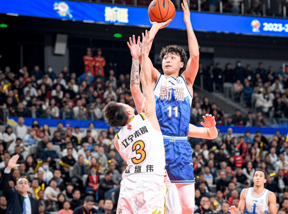 辽宁男篮阻击新疆!