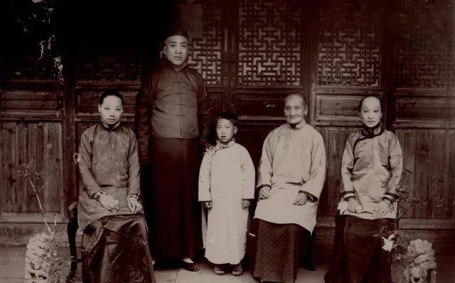 鲁迅和弟弟断交,母亲跟他出走,为何他到上海定居不带上母亲?