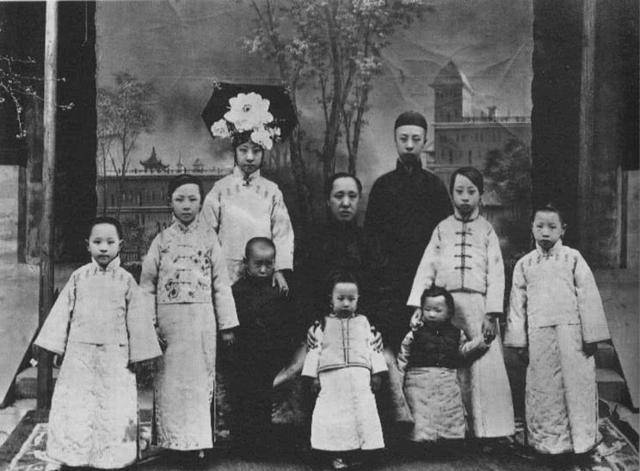 韫欢是载沣最后一个女儿,也是清朝的最后一位出自正统的格格.