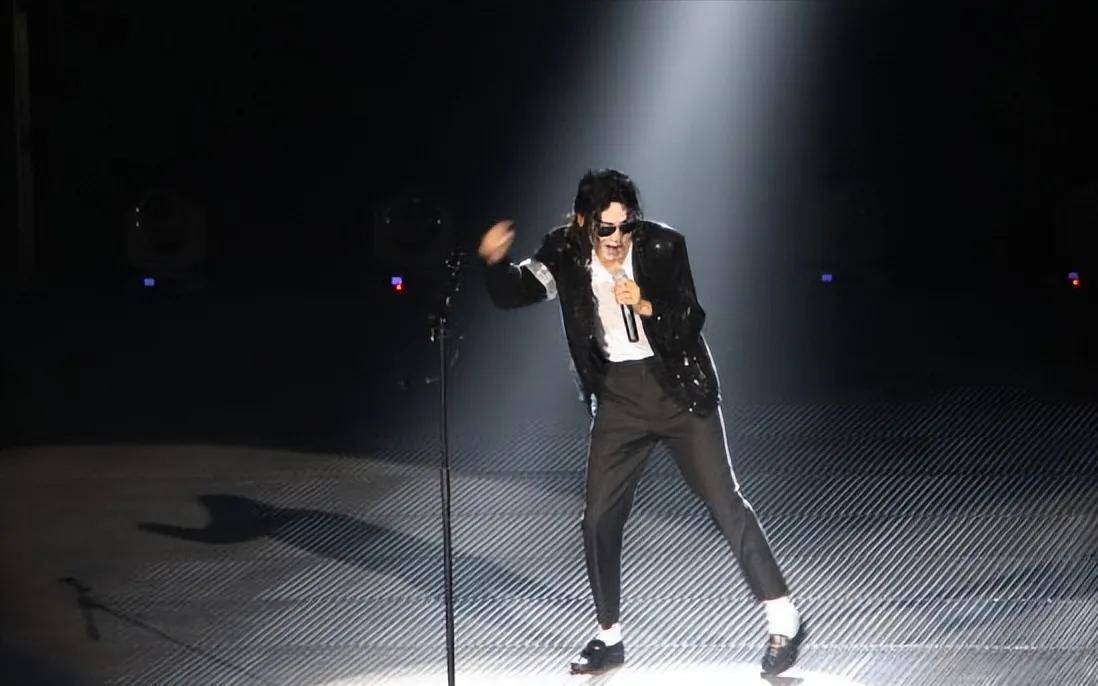 "河南杰克逊"王永华:酷似迈克尔·杰克逊的命运转折传奇_才华_华的