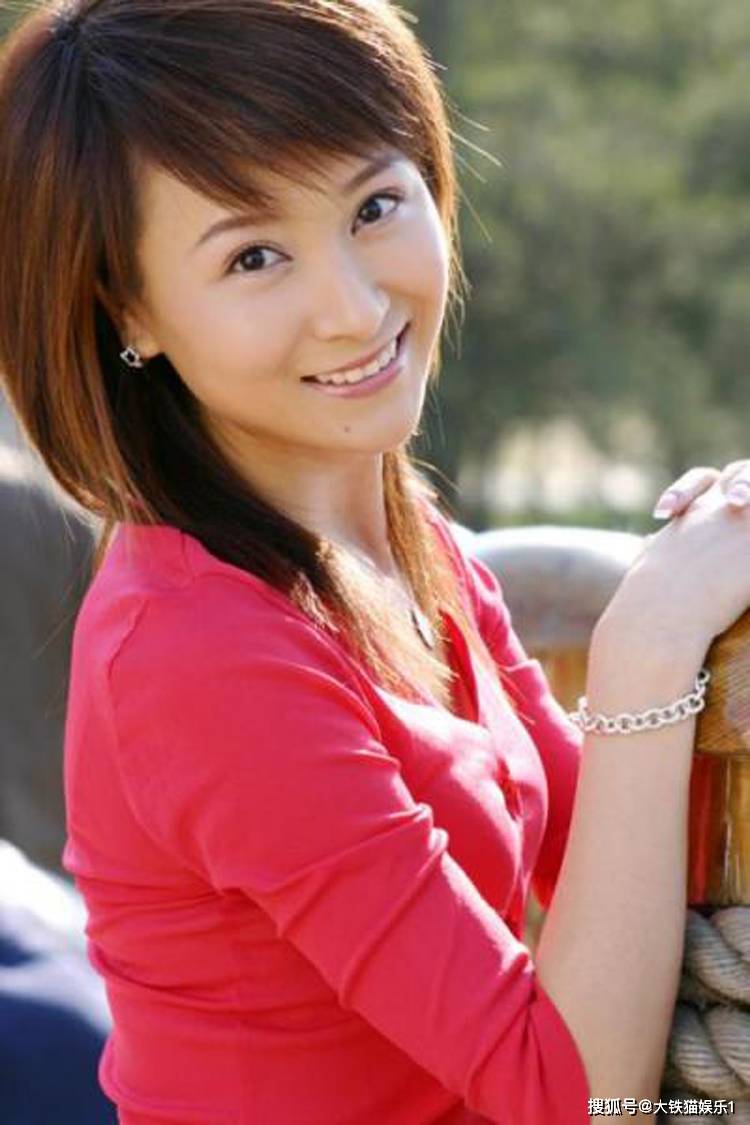 《幸福归来》里,饰演了李沁的妈妈余思雨,这部剧之后她便彻底淡出了