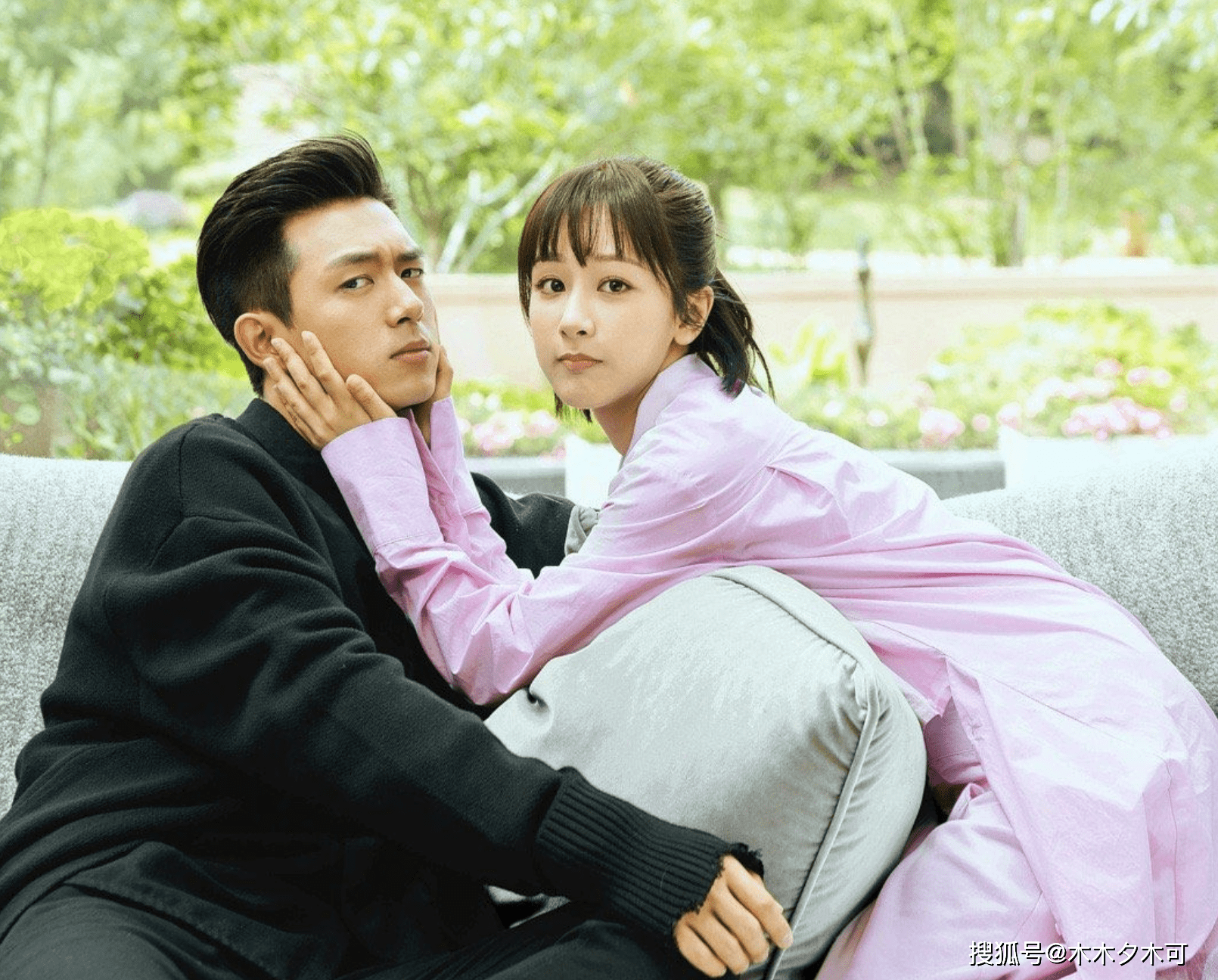李现一天官宣两部剧,都挺尴尬的!_合作_杨紫李_芳华