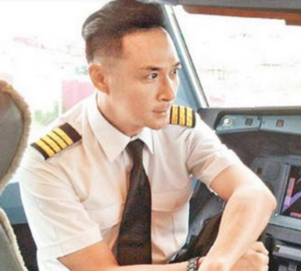 吴镇宇也是港台十分优秀的男演员之一了,尤其是吴镇宇饰演的反派让人