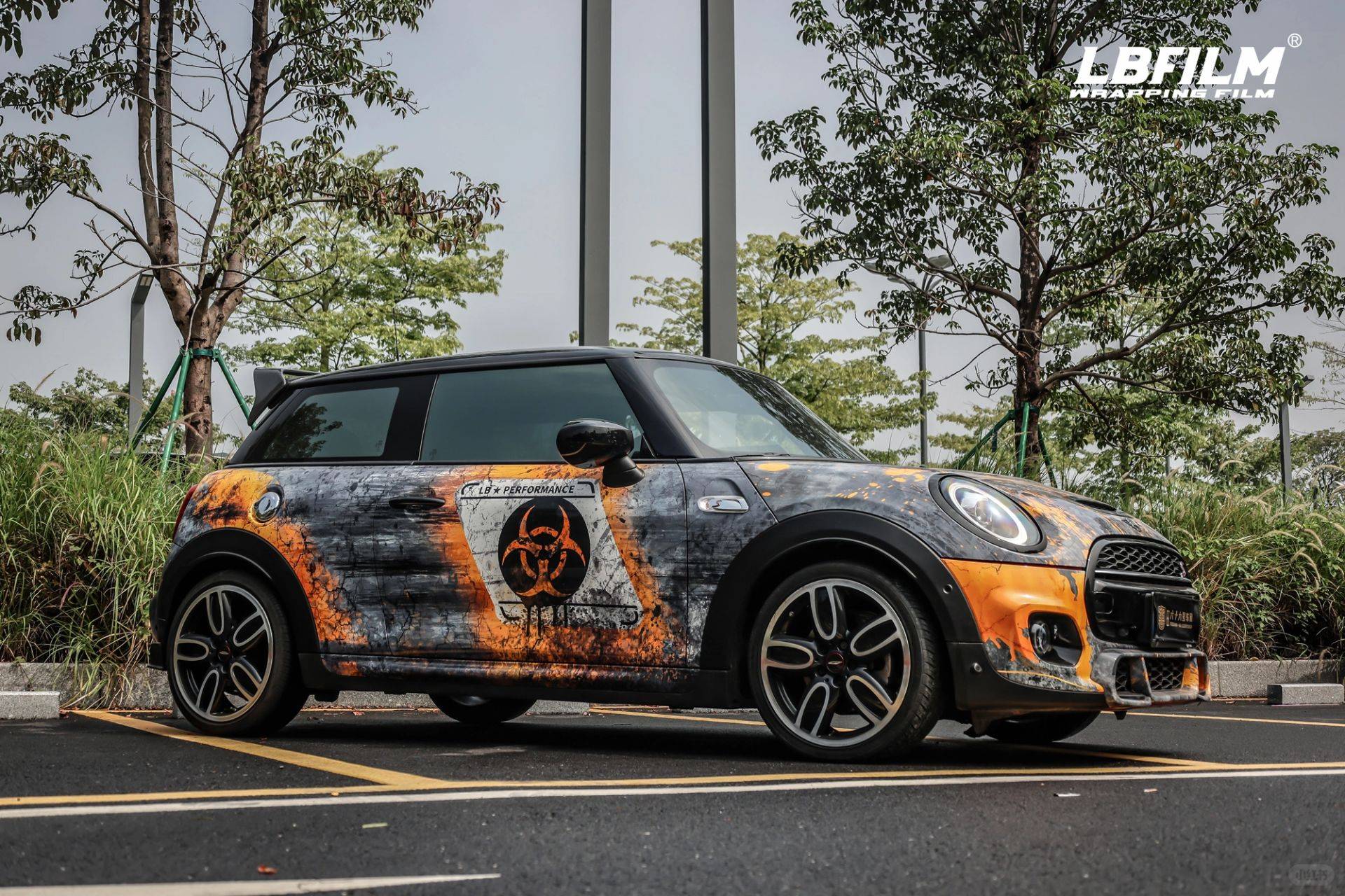 宝马mini-lb改色膜末日生化涂装,直接让电影照进现实_彩绘_程度_标志