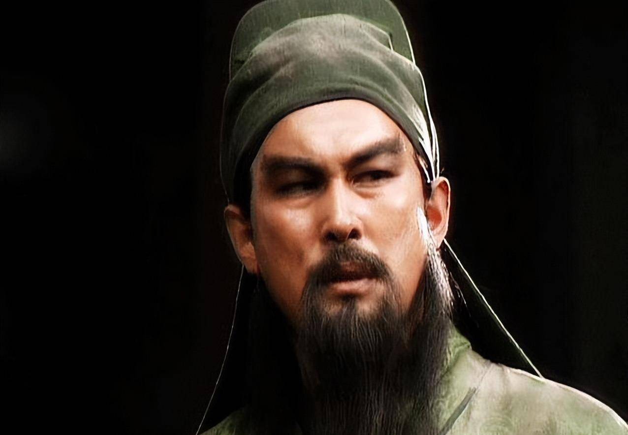 为了演好关羽这一角色,陆树铭反复查阅资料,把有关关羽的段落,台词手