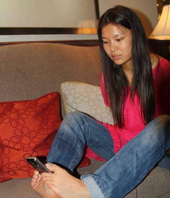 3岁失去双臂,16岁登荧幕,"无臂女孩"雷庆瑶,将烂牌打成王炸_生活_什么