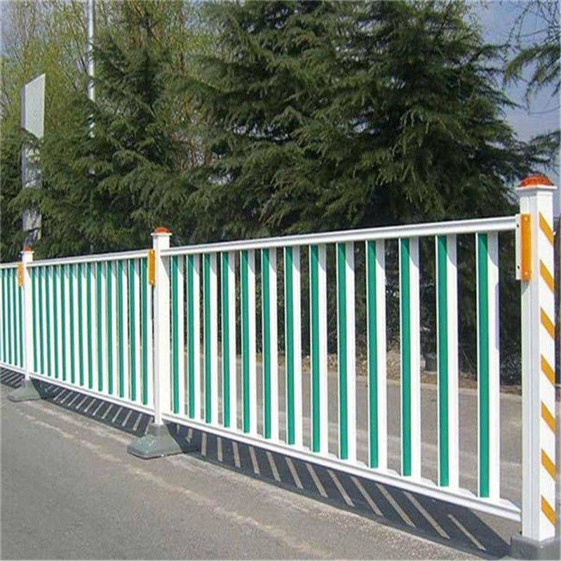 人行道锌钢栏杆 马路中间交通隔离围栏 交通隔离围栏
