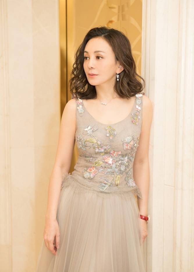 不得了!53岁"雪姨"王琳,身材饱满着实性感!_表演_魅力_角色