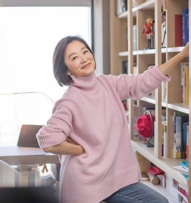 谈到即将回归金马奖,林青霞表示,他的演讲已经准备好,张叔平为他做的