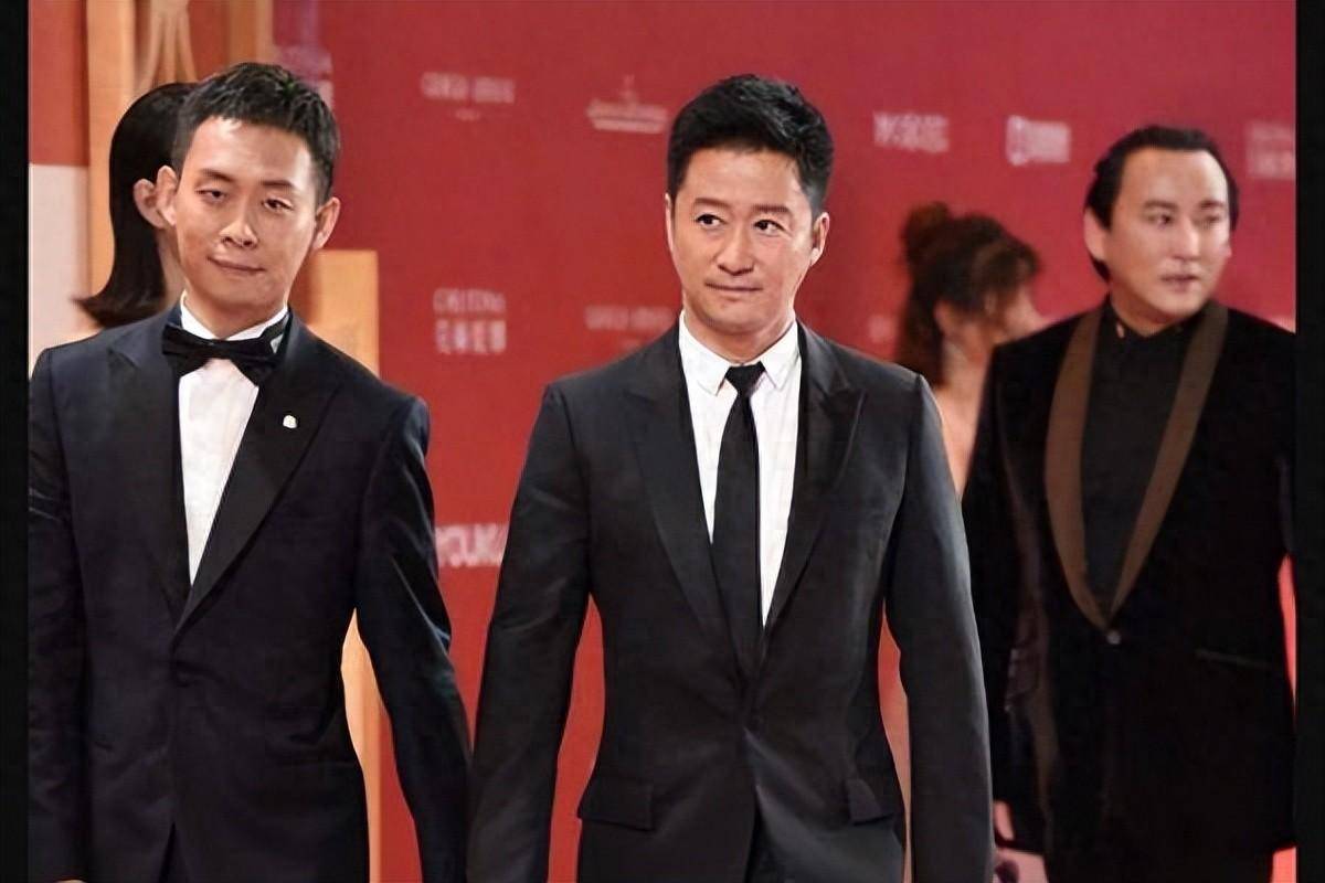 张译:我这辈子最正确的决定,就是娶了一个大自己6岁的二婚妻子_女孩