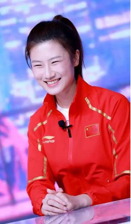 不是潘粤明,33岁丁宁官宣心仪对象,曾大胆表白,高大痞帅成关键_何润东