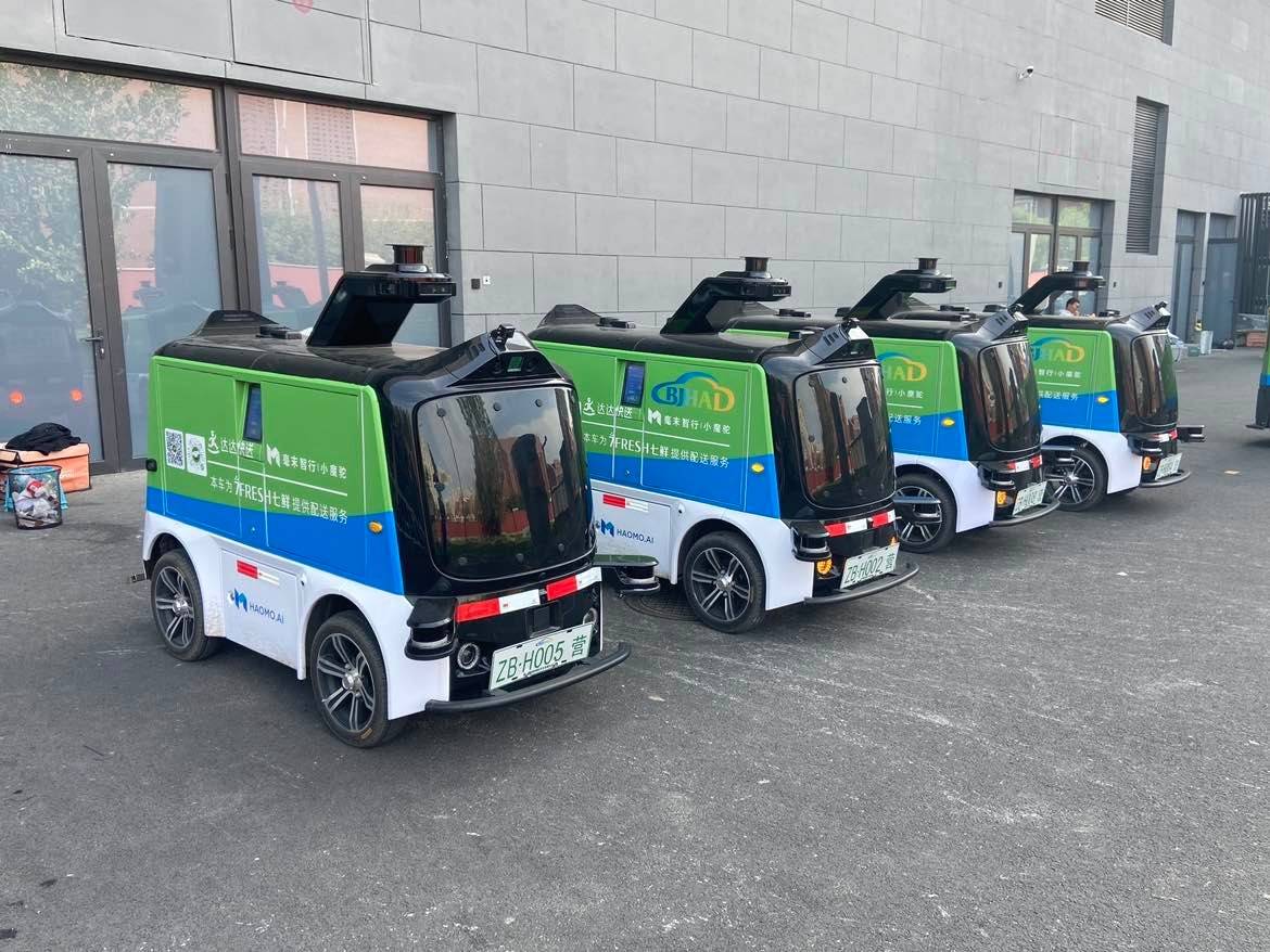 这背后,少不了末端物流自动配送车的奔波,毫末小魔驼就是其中之一.