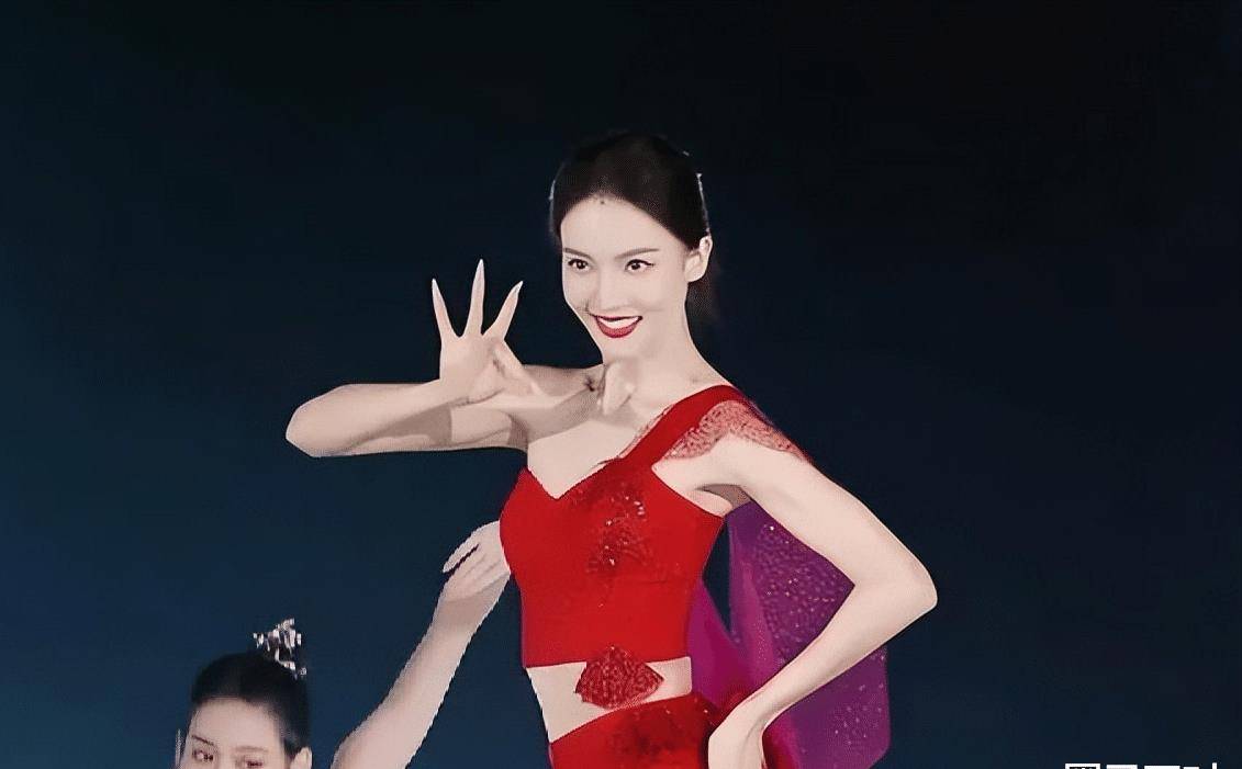 优美身姿令人沉醉.北京舞蹈学院出好手,各路美女演员登台舞.