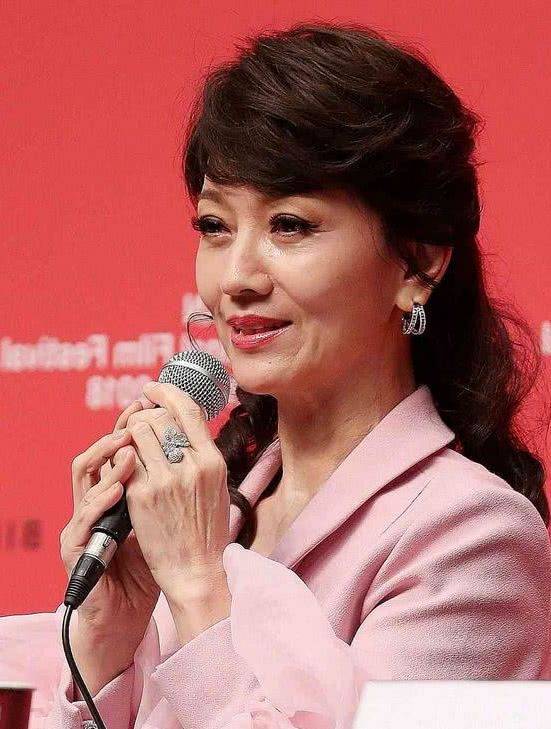 老年女演员70岁以上的图片