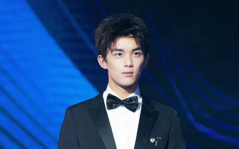 官宣,徐浩峰电影《入型入格》 陈坤吴磊片场欢乐 联手破解画中迷局