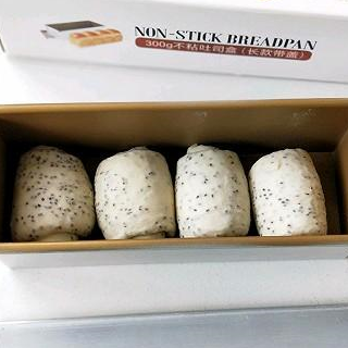 原创
            奇亚籽酸奶土司(300克萌版)