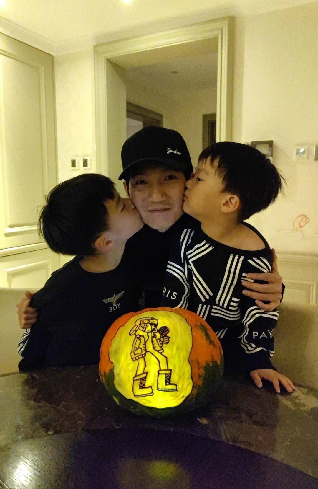 双料冠军陈楚生的"豪宅"火了,布置温馨,没有一丝俗气,真羡慕