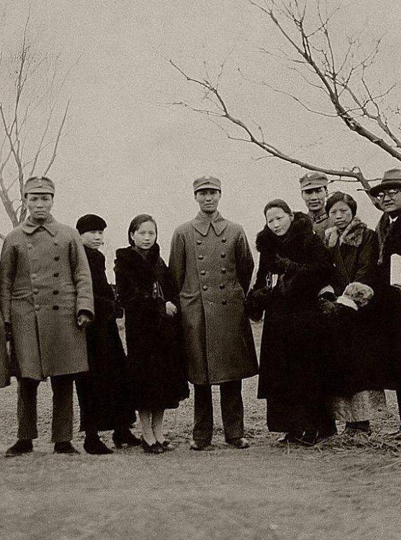 于是,他的胃口大开,决定不规则吃掉区寿年兵团.