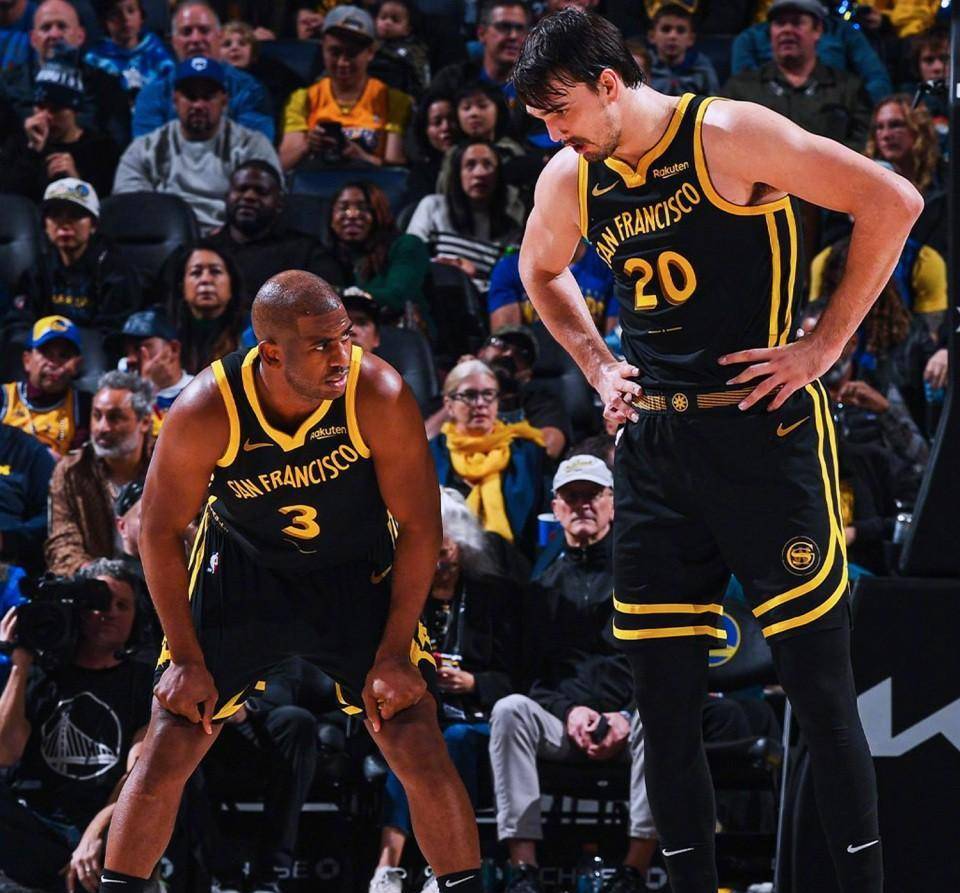 勇士vs雷霆前瞻:库里因伤停赛格林,残余勇士可能面临五连败.